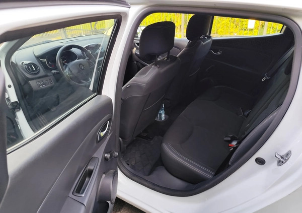 Renault Clio cena 40900 przebieg: 102640, rok produkcji 2019 z Toruń małe 121